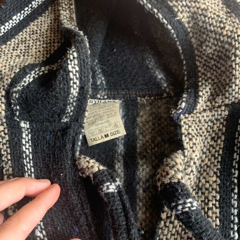 medium “poncho”
